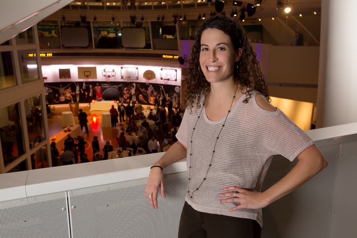 Headshot of employee Amy